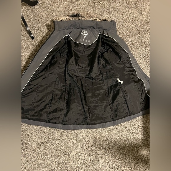 HALITECH Gray Puffer Coat with Faux Fur Hood and Slim Fit - Picture 11 of 12